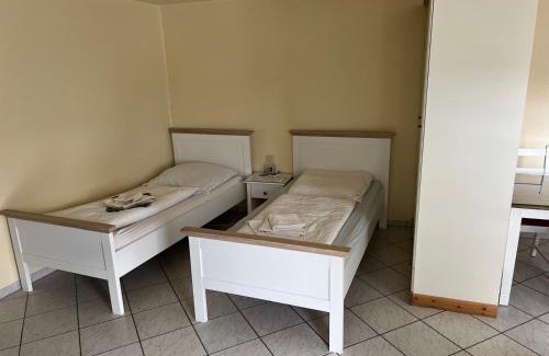 Fuldabruck Apartment | Ferienwohnung mit 4 Betten - Balkon - Küche