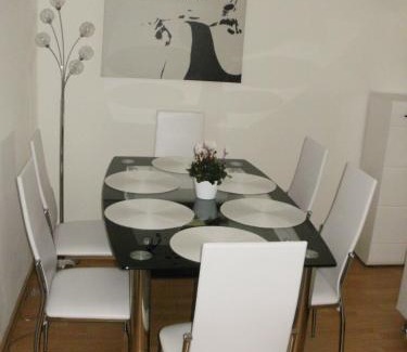 Zwenkau Apartment | Ferienwohnung mit Balkon