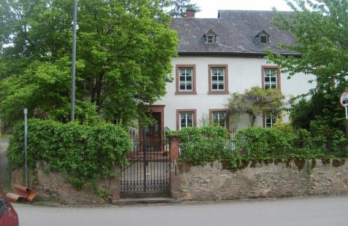 Neumagen-Dhron Apartment | Ferienwohnung Mit Garten Und Parkplatz