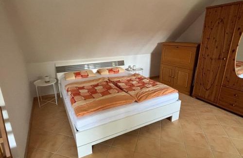 Hollenbach Apartment | Ferienwohnung mit Küche und Bad