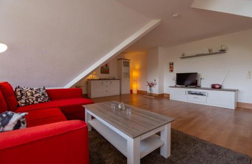 Lobbe Apartment | Ferienwohnung Mohnblume - Strandhaus Lobbe