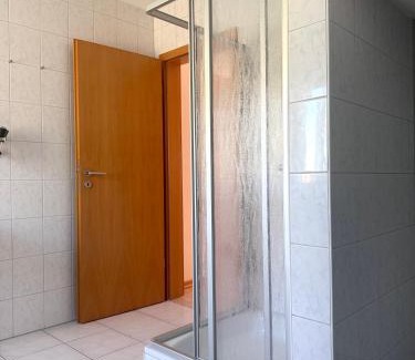 Esens Apartment | Ferienwohnung Muschel 2 mit gemeinschaftlichen Garten, Bensersiel