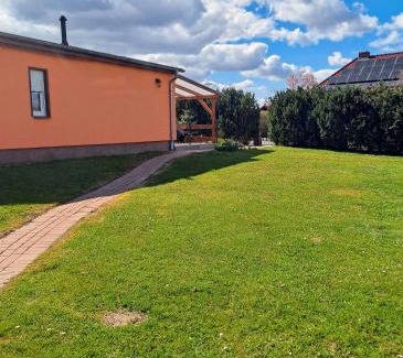 Neukalen Resort | Ferienwohnung Naturblick