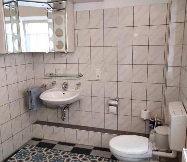 Neheim Apartment | Ferienwohnung Neheim mit Dennis und Alexander Alexander mit Klimaanlage