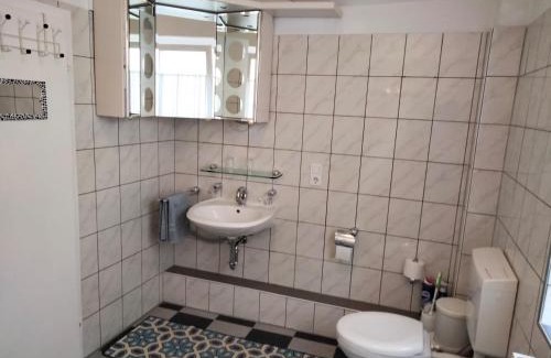 Neheim Apartment | Ferienwohnung Neheim mit Dennis und Alexander Alexander mit Klimaanlage