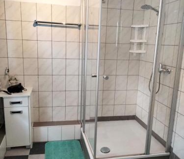 Neheim Apartment | Ferienwohnung Neheim mit Dennis und Alexander Alexander mit Klimaanlage