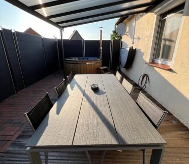 Neuborger House | Ferienwohnung Neubörger mit Hottub