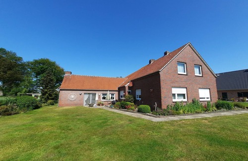 Uplengen Apartment | Ferienwohnung Oma´s Haus 35669 - Ferienhaus Oma´s Haus
