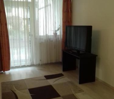 Pfersee-Nord Apartment | Ferienwohnung Pfersee mit Terasse