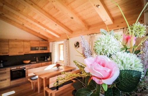 Bad Aibling Apartment | Ferienwohnung Rapunzel OG mit Balkon und 2 Schlafzimmer
