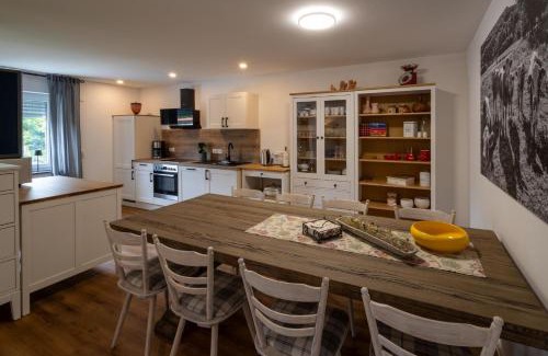 Gersfeld Apartment | Ferienwohnung Reesberg-Stube