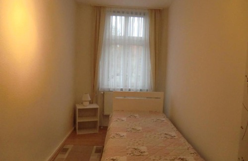 Schonebeck Apartment | Ferienwohnung Rosenflair
