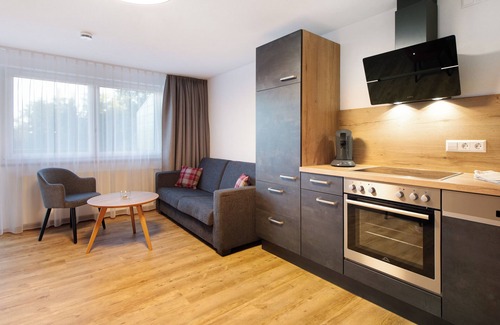 Hoechenschwand Apartment | Ferienwohnung Rothirsch, 45 qm, 1 Schlafzimmer, 1 Schlafsofa, max. 4 Personen