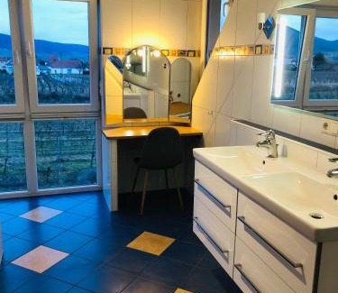 Bochingen Apartment | Ferienwohnung Südpfalz mit Fernblick
