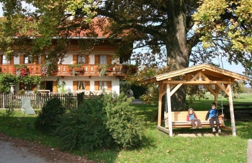 Bad Feilnbach Apartment | Ferienwohnung Schwarzenberg bis 4 Personen, 75 qm, 2 Sep. Schlafräume, Balkon