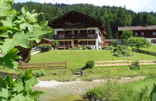 Kreuth Apartment | Ferienwohnung Sennhofer