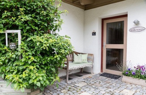 See Apartment | Ferienwohnung Sonnenblume für 4 Personen, 2 Schlafzimmer, Balkon, 59 m²