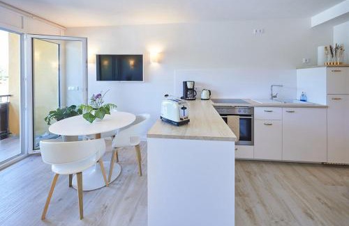 Weissbach Apartment | Ferienwohnung Sonnendeck mit Bergblick