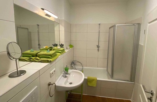 Rostock Apartment | Ferienwohnung Störtebeker - Ruhig Familienfreundlich - Fewo Störtebeker