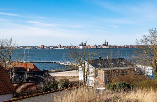 Altefaehr Apartment | Ferienwohnung Sundüberblick - 150 Meter zum Strand