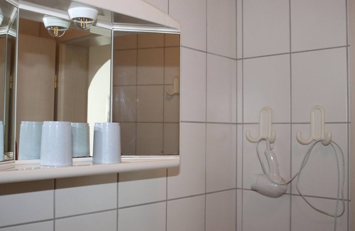 Mainz-Bingen Apartment | Ferienwohnung Weingut Kost - Appartement/fewo, Dusche Oder Bad, WC, 2 Schlafräu