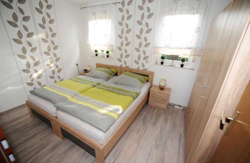 Hatshausen Apartment | Ferienwohnung Wiesenblick, 65322