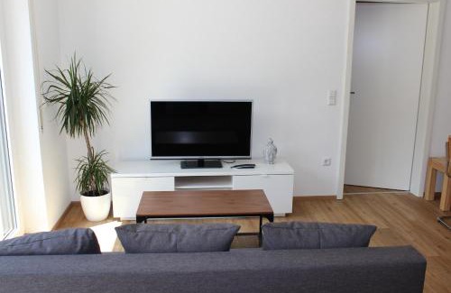 Lellwangen Apartment | Ferienwohnung Zum Hohlenstein