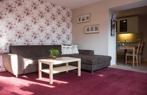 Kromsdorf-Nord Apartment | Ferienwohnungen Am Schenkgarten