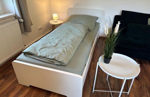 Naila Apartment | Ferienwohnungen Bahnhof Marxgrün