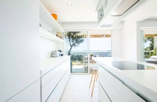 Cannes La Bocca Apartment | Ferienwohnungen für 4 Personen