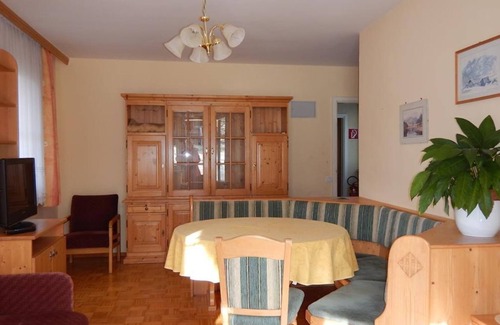 Irdning Apartment | Ferienwohnungen Rojer - Apartment/living room/bedroom/shower, WC