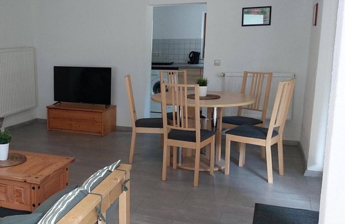 Bad Waldsee Apartment | Ferienzimmer, 55qm, mit Externem Badezimmer