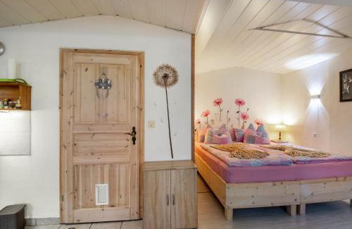 Kirchscheidungen Apartment | Ferienzimmer Regina mit Sitzecke