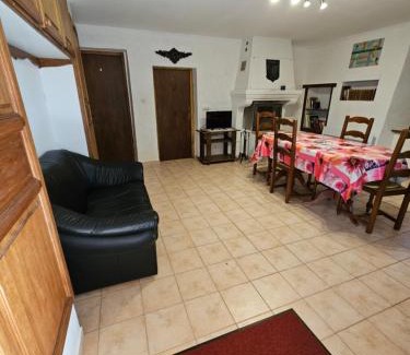 Saint-Jeure-d'Ay Bed & Breakfast | Ferme de la Combe