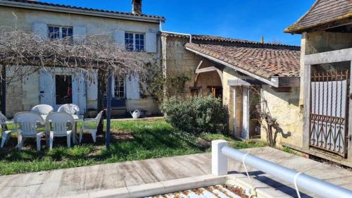 Saint-Aubin-de-Branne House | Ferme de La Plante