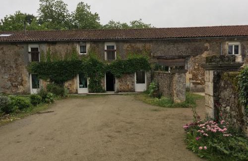 Confolens House | Ferme Gite Equestre En Charente