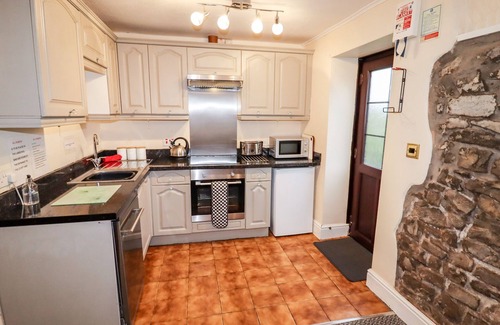 Nantgarw Cottage | FERN COTTAGE, family friendly, with a garden in St Brides-Super-Ely