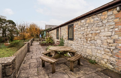 Nantgarw Cottage | FERN COTTAGE, family friendly, with a garden in St Brides-Super-Ely