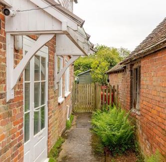 Rye House | Fern Cottage Iden, Rye