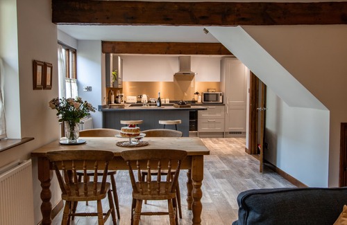 Hele Cottage | FERN COTTAGE, pet friendly, character holiday cottage in West Down