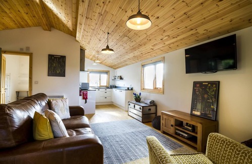 St. Florence Ski Chalet | Fern Lodge - 2 Bedroom Log Cabin - Saint Florence