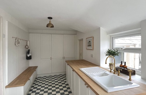 Rhosneigr House | Fern Lodge Light by Birch Stays