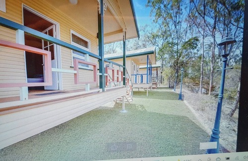 Horse Creek Cabin | Fern's Miners Rest Cabin 2, Queen bed plus single, Large Bath, A/C, pet friendly