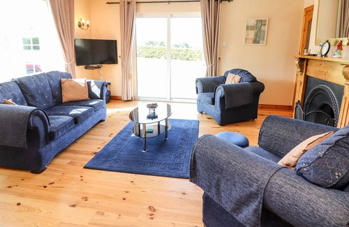 Kilgobnet Cottage | FERN VIEW HOUSE, family friendly in Beaufort, County Kerry