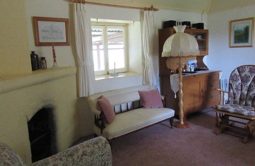 Marrangaroo Bed & Breakfast | Fernbrook Cottage