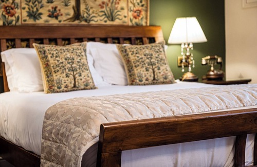 Clonakilty Hotel | Fernhill House Hotel & Gardens