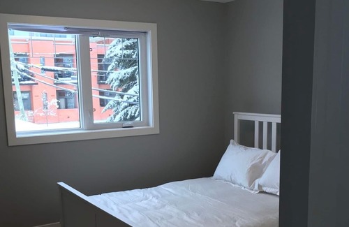 East Kootenay House | Fernie Carriage house -Private Entrance