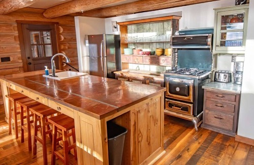 East Kootenay House | Fernie - Snow Creek Cabin #501
