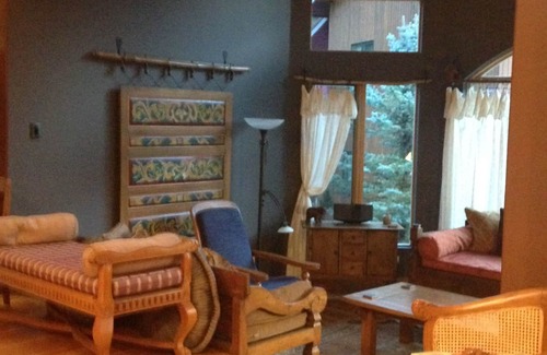 East Kootenay Ski Chalet | Ferniehouse - Ski in Chalet, Luxurious, Large decks, 80 Jet Hot-tub,
