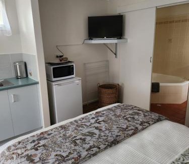 Horse Creek Hotel | Ferns Miners Rest